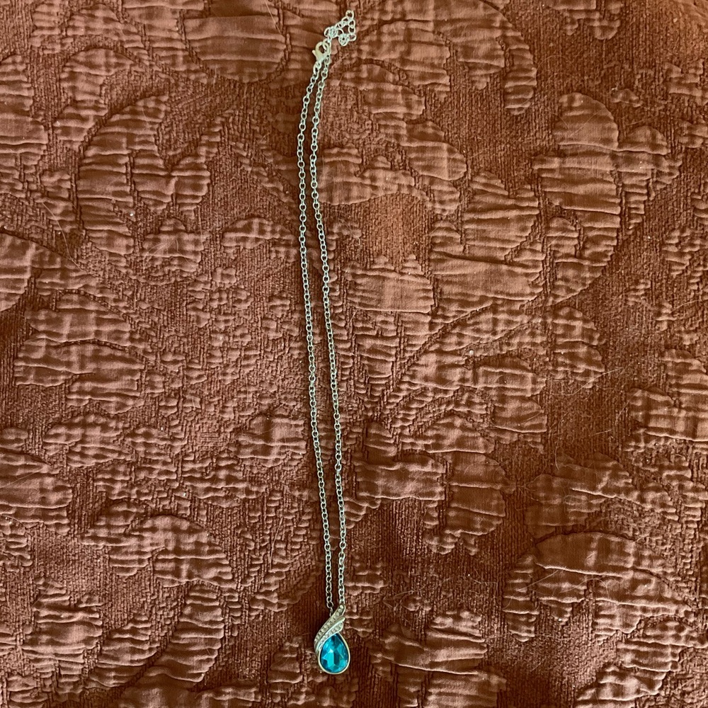 Elegant Silver Necklace with Blue Pendant